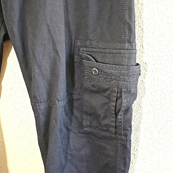 Jordan Craig Cargo Pants. - Picture 3 of 8
